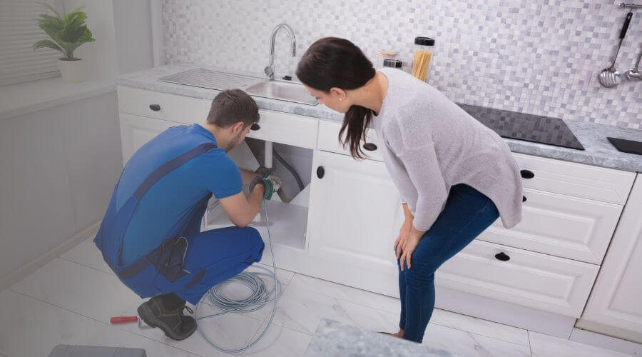 Expert burst pipe repair services in Middlefield, OH